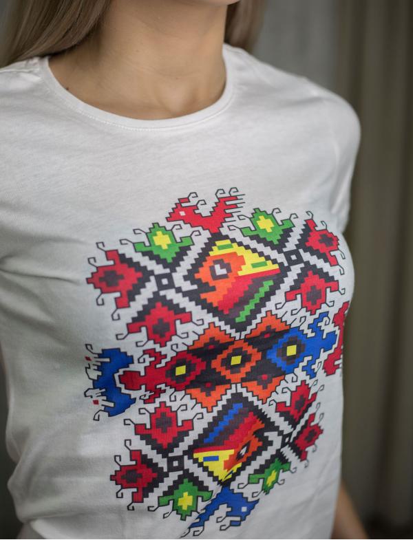 Camiseta de señora con la estampa del bordado de "El casamiento"